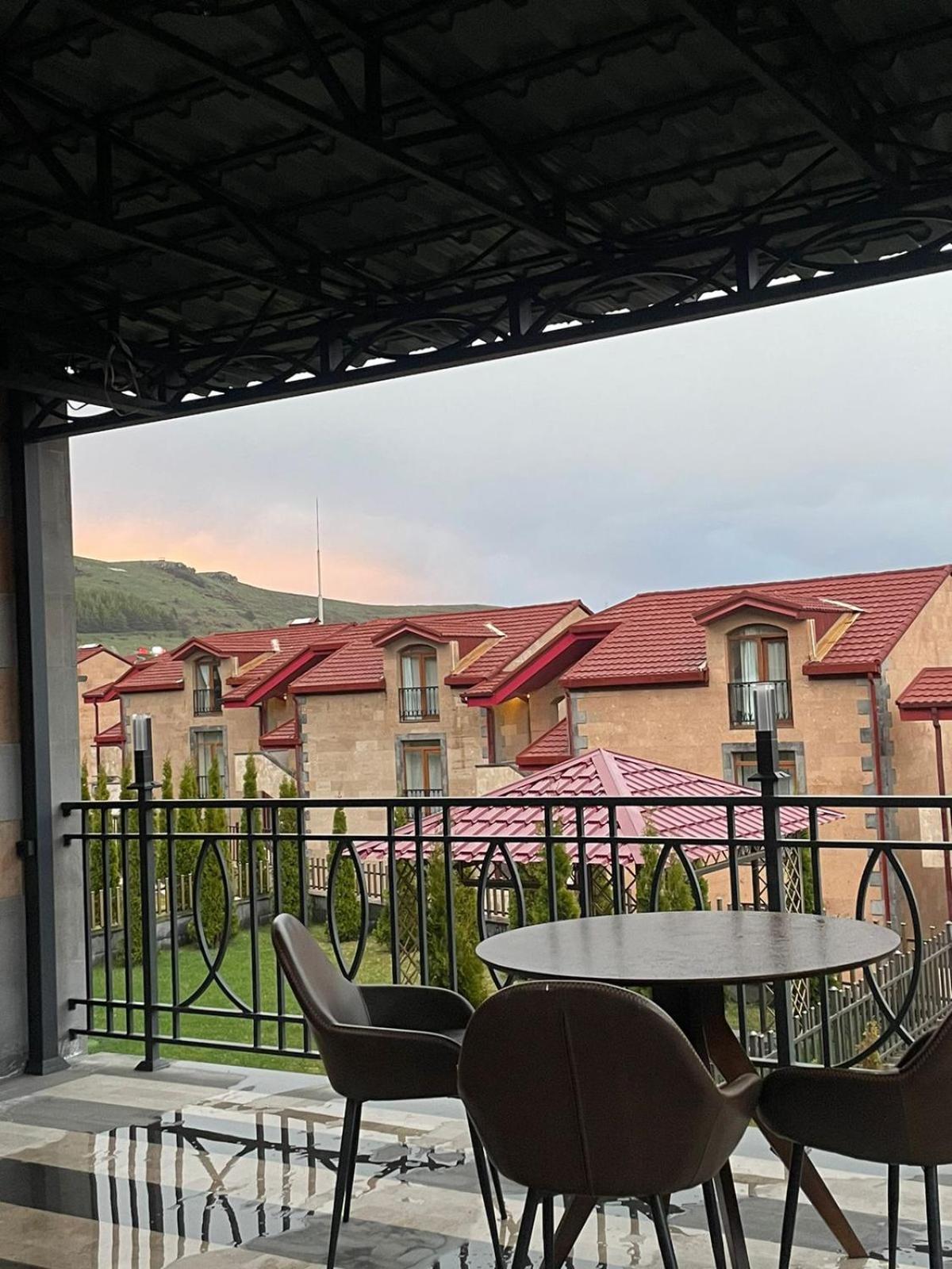 Marrone Hotel Tsaghkadzor Esterno foto